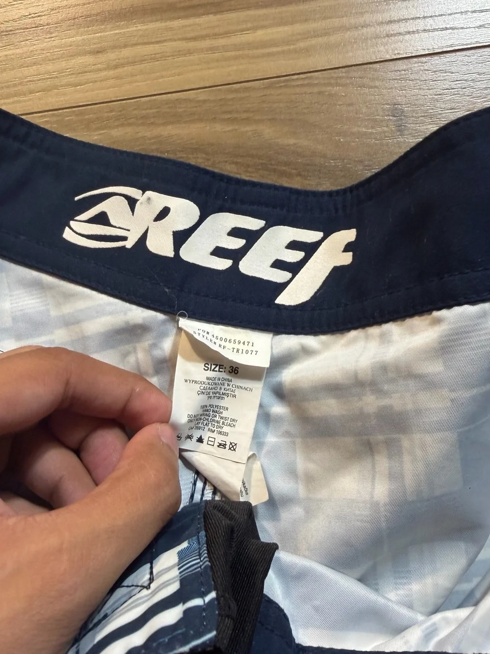 Reef white navy